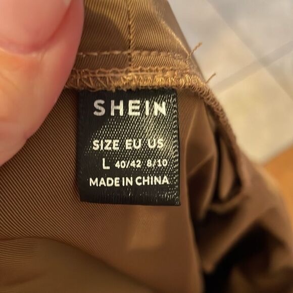 Lightweight Brown Raincoat size large - Picture 8 of 9